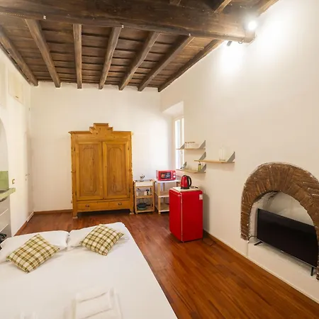 Trastevere Romantic Nest * רומא